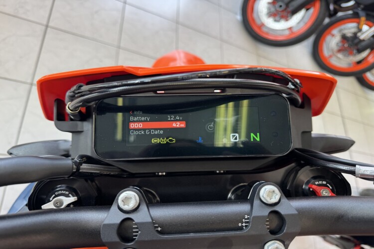 2026 KTM 690 SMC R, Orange - photo 7