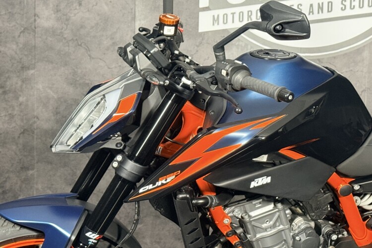 KTM 890 DUKE