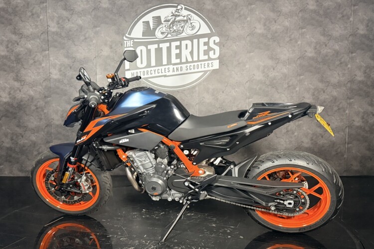 KTM 890 DUKE