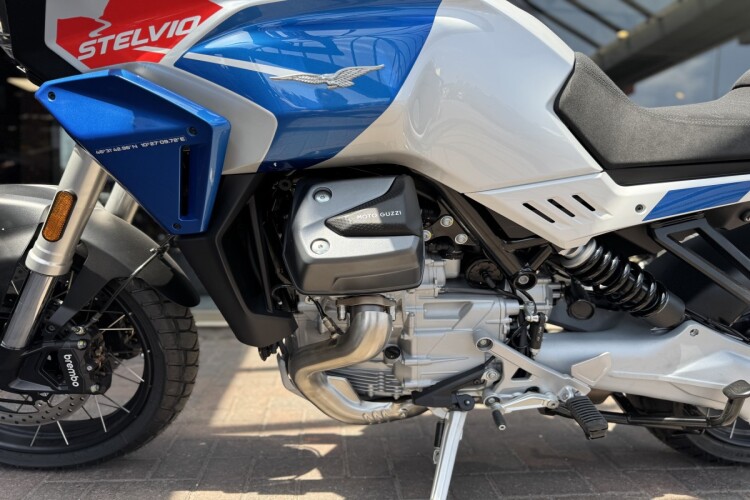 MOTO GUZZI STELVIO