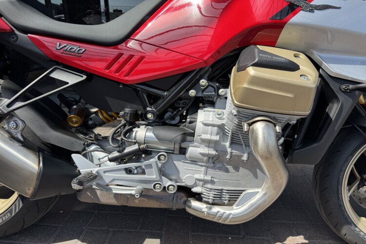 MOTO GUZZI V100 MANDELLO