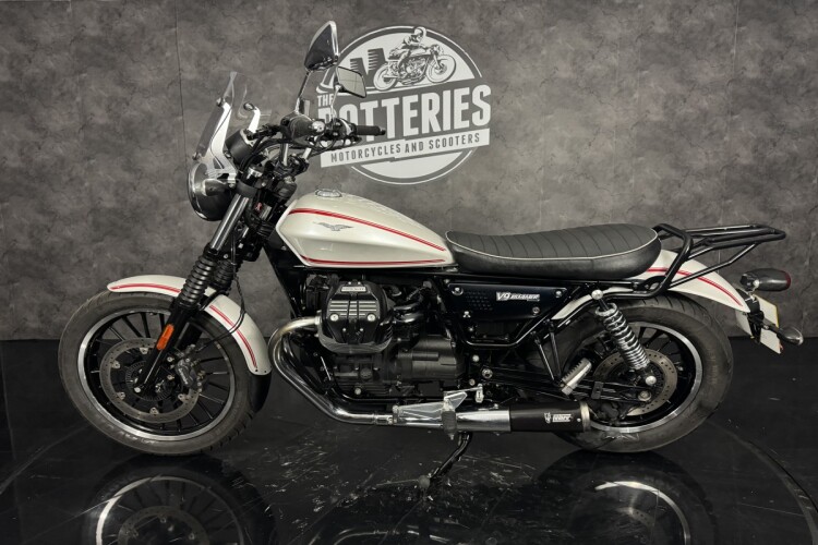 MOTO GUZZI V9