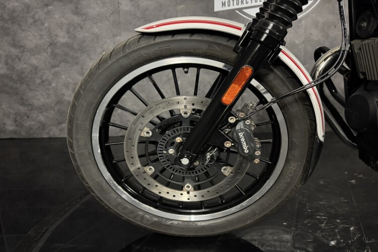 MOTO GUZZI V9