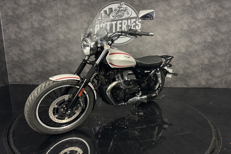 MOTO GUZZI V9
