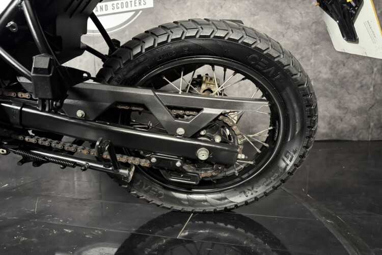 ROYAL ENFIELD HIMALAYAN 411