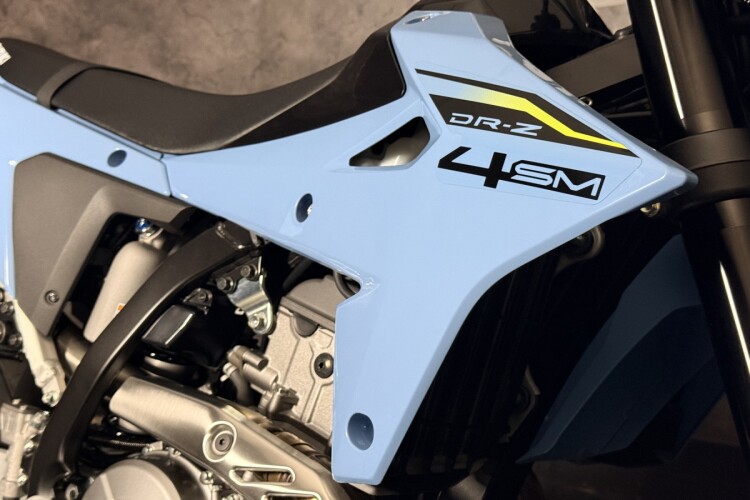 SUZUKI DR-Z400