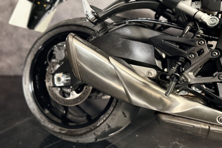 SUZUKI GSX-S1000