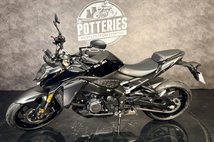 SUZUKI GSX-S1000