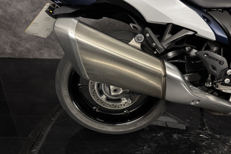 SUZUKI GSX1300R HAYABUSA