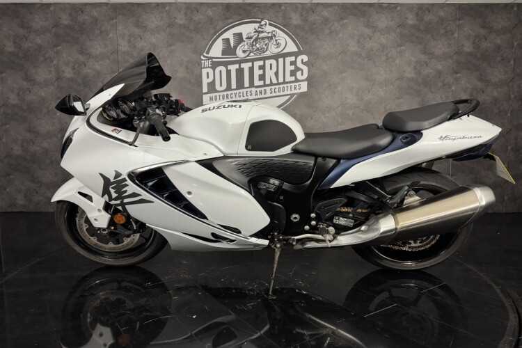 SUZUKI GSX1300R HAYABUSA