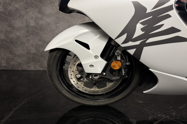 SUZUKI GSX1300R HAYABUSA