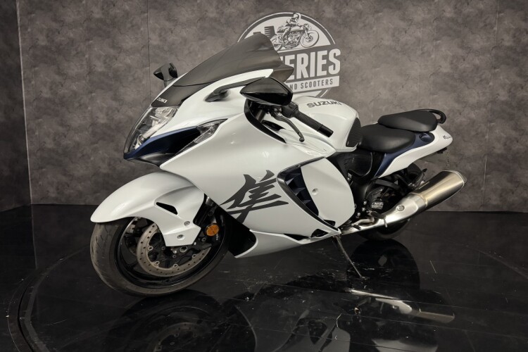 SUZUKI GSX1300R HAYABUSA