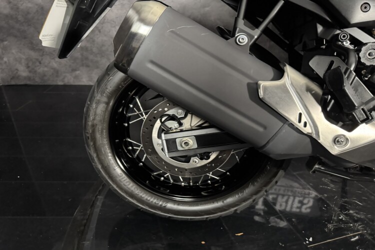 SUZUKI V-STROM 650