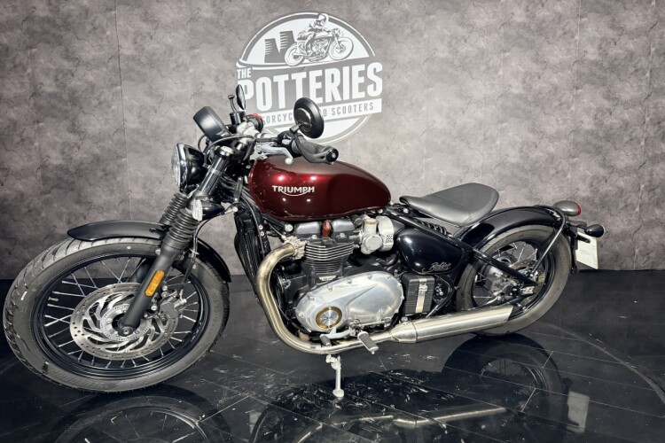 TRIUMPH BOBBER
