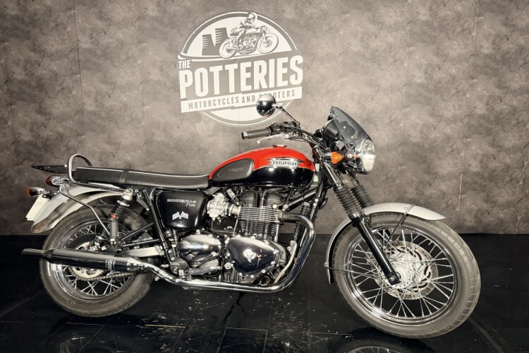 TRIUMPH BONNEVILLE T100