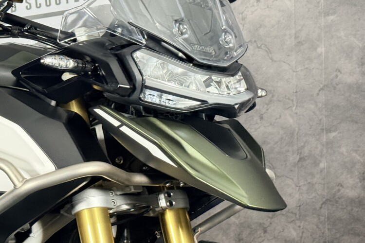 TRIUMPH EXPLORER