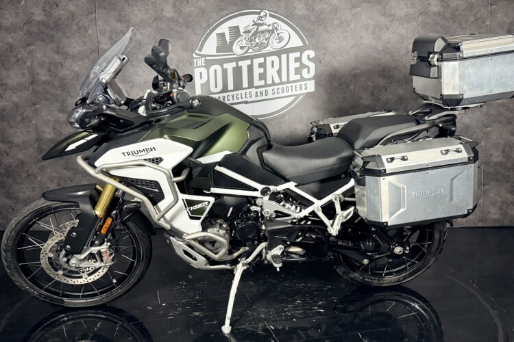 TRIUMPH EXPLORER