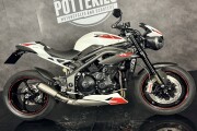 TRIUMPH SPEED TRIPLE 1050