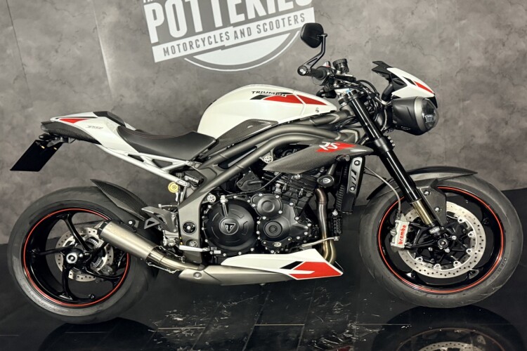 TRIUMPH SPEED TRIPLE 1050
