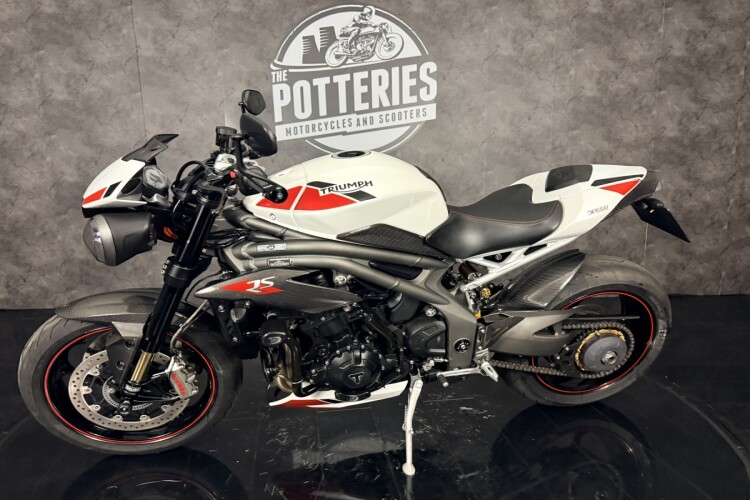 TRIUMPH SPEED TRIPLE 1050