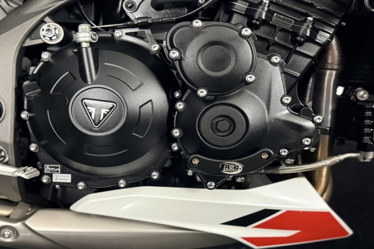 TRIUMPH SPEED TRIPLE 1050