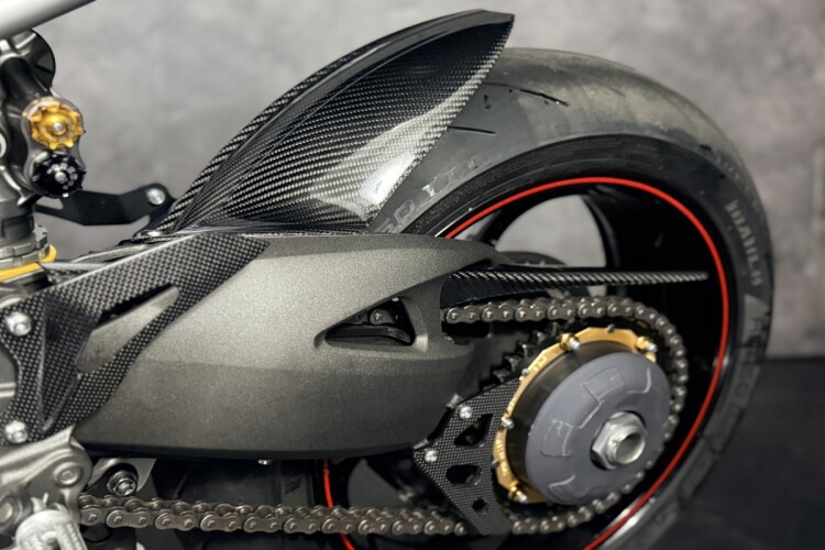 TRIUMPH SPEED TRIPLE 1050