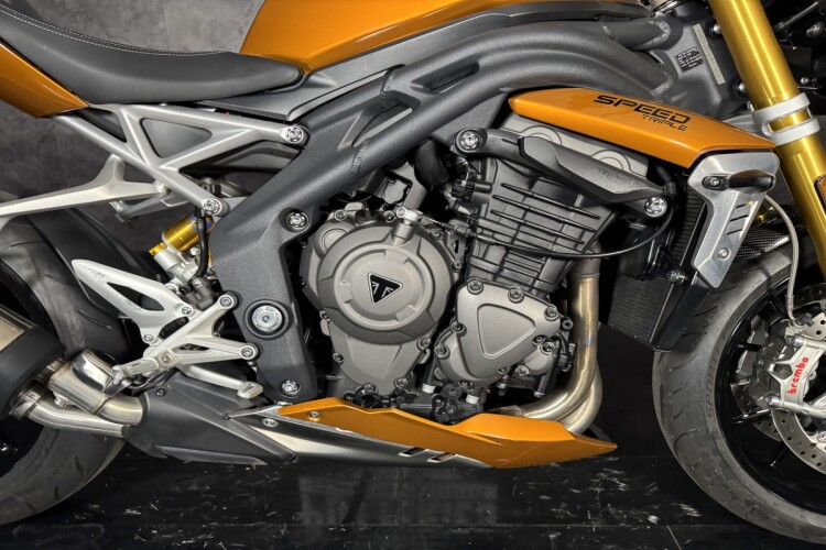 TRIUMPH SPEED TRIPLE 1160