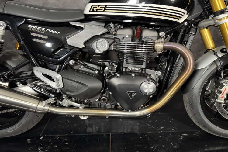 TRIUMPH SPEED TWIN 1200