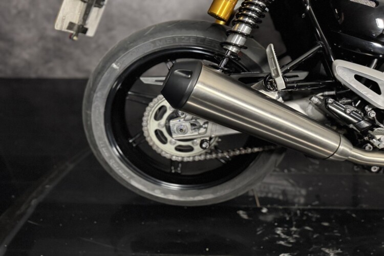 TRIUMPH SPEED TWIN 1200
