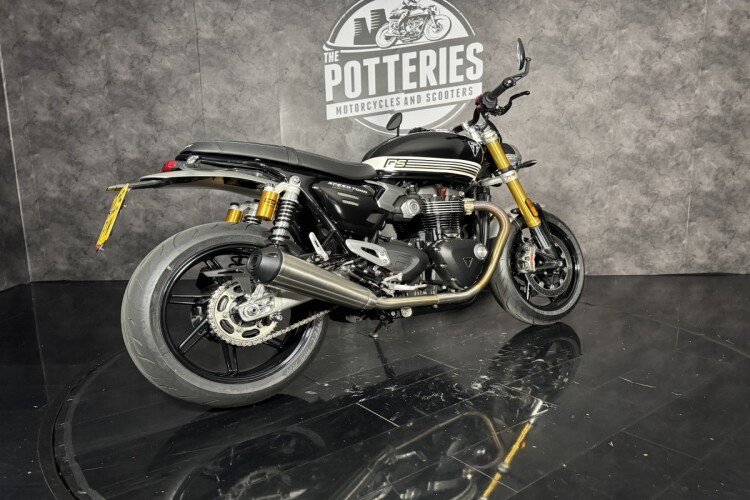 TRIUMPH SPEED TWIN 1200