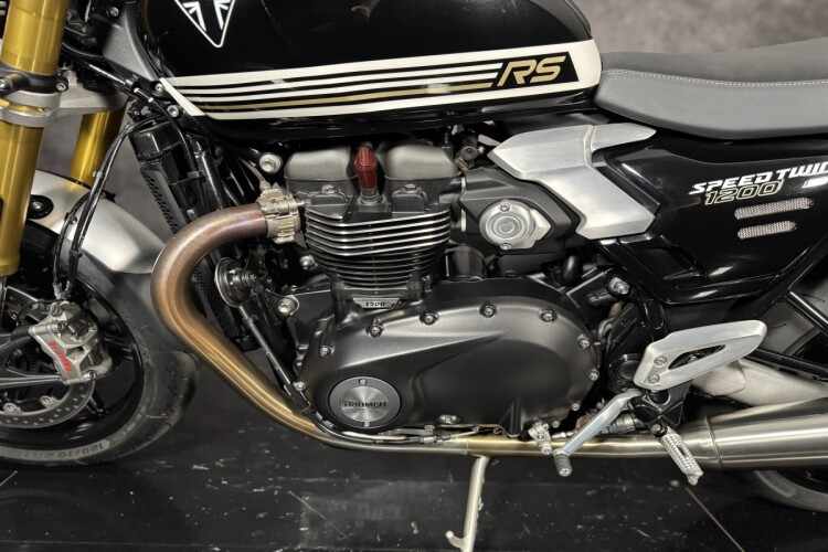 TRIUMPH SPEED TWIN 1200