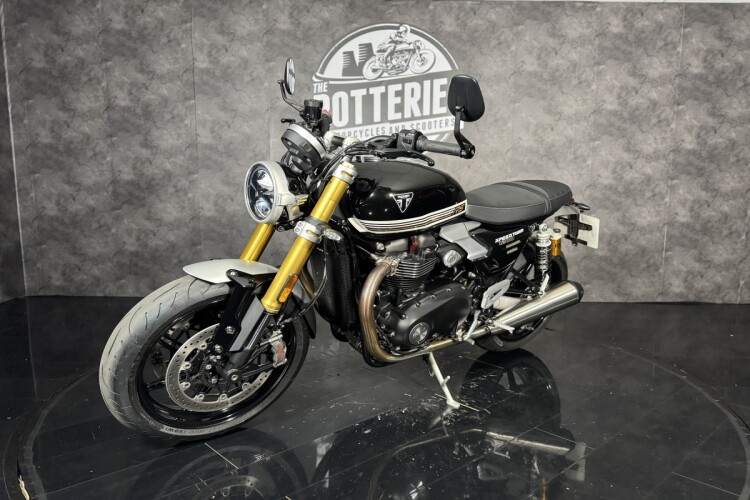 TRIUMPH SPEED TWIN 1200