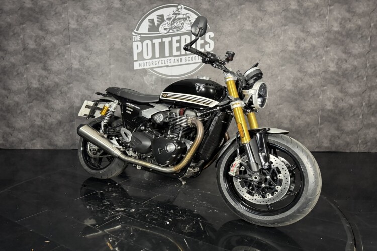TRIUMPH SPEED TWIN 1200