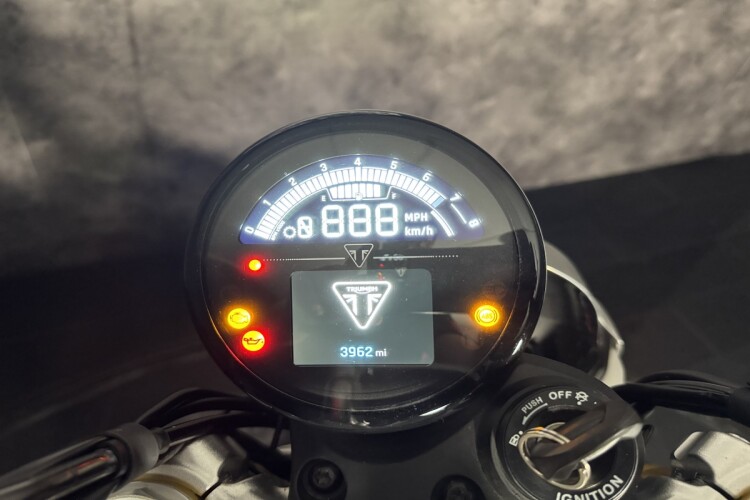 TRIUMPH SPEED TWIN 1200