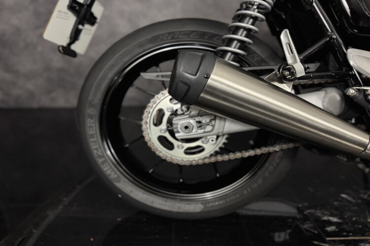 TRIUMPH SPEED TWIN 1200