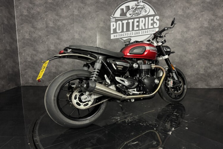 TRIUMPH SPEED TWIN 1200