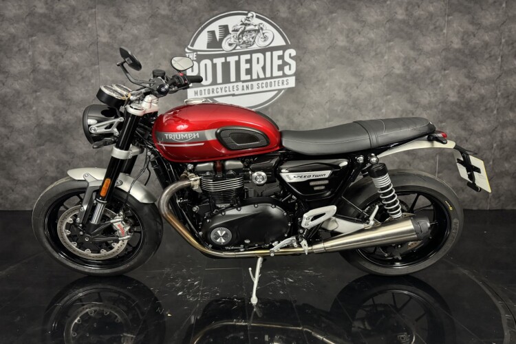 TRIUMPH SPEED TWIN 1200