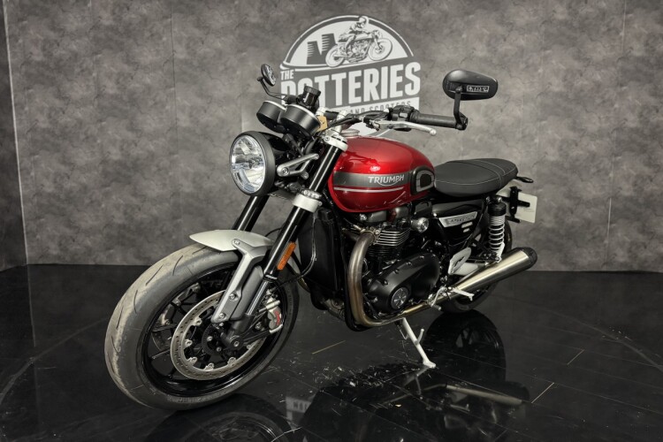TRIUMPH SPEED TWIN 1200