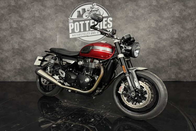 TRIUMPH SPEED TWIN 1200