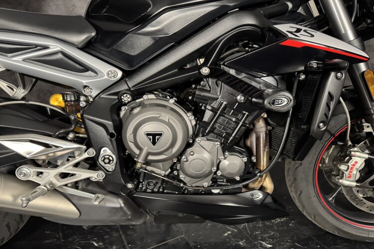 TRIUMPH STREET TRIPLE 765