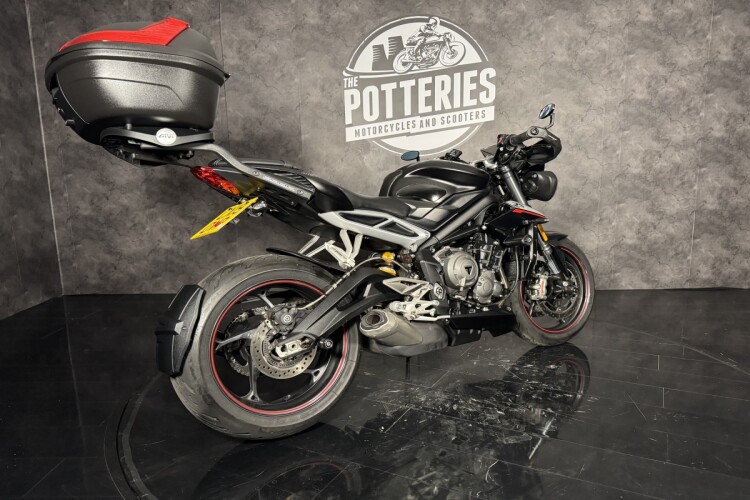 TRIUMPH STREET TRIPLE 765