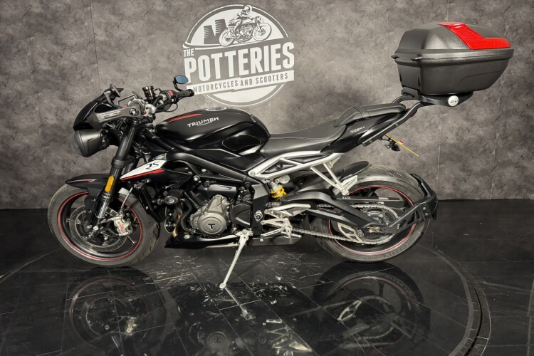 TRIUMPH STREET TRIPLE 765