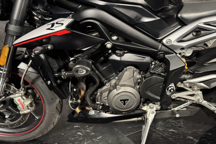 TRIUMPH STREET TRIPLE 765
