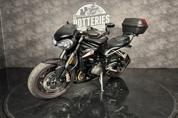 TRIUMPH STREET TRIPLE 765