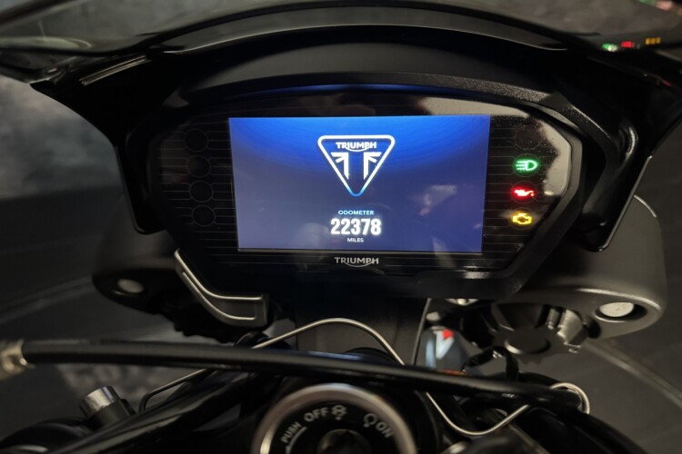 TRIUMPH STREET TRIPLE 765
