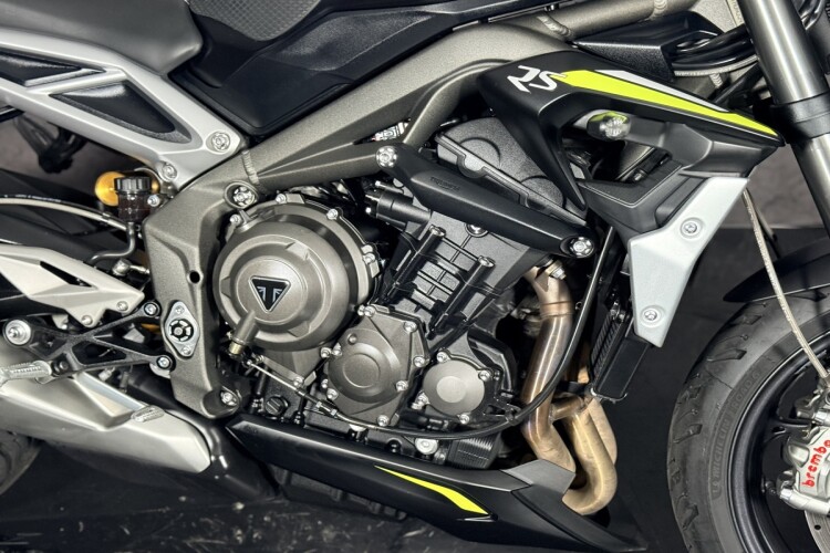 TRIUMPH STREET TRIPLE 765