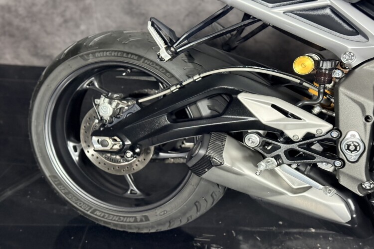TRIUMPH STREET TRIPLE 765