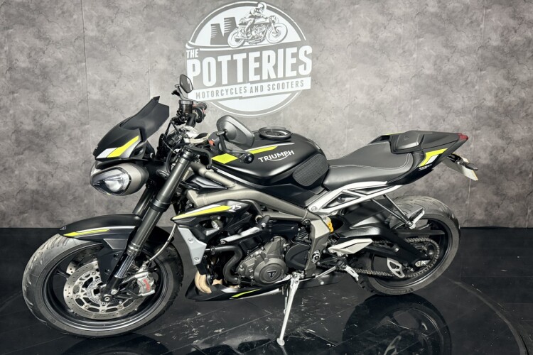 TRIUMPH STREET TRIPLE 765