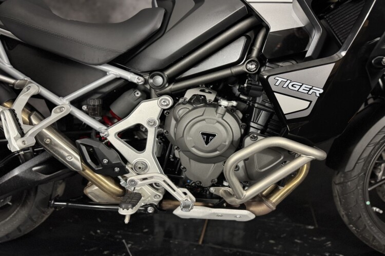 TRIUMPH TIGER 1200