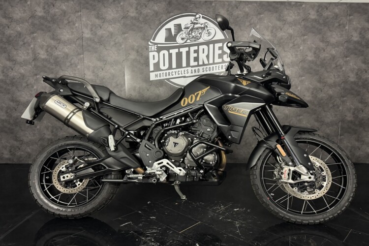 TRIUMPH TIGER 900
